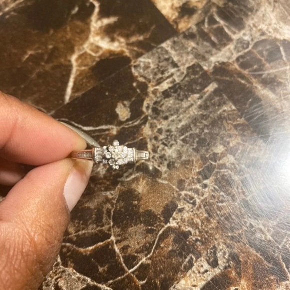 10k White gold ring - Picture 3 of 7